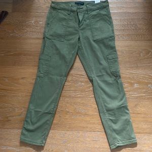 Banana Republic Skinny cargo with stretch size 2 short